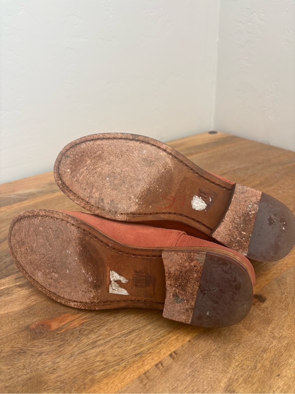 Frye Elyssa Women's Suede Ankle Booties in Dusty Rose - Picture 5 of 5